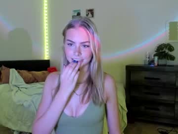 ariah_is_blonde